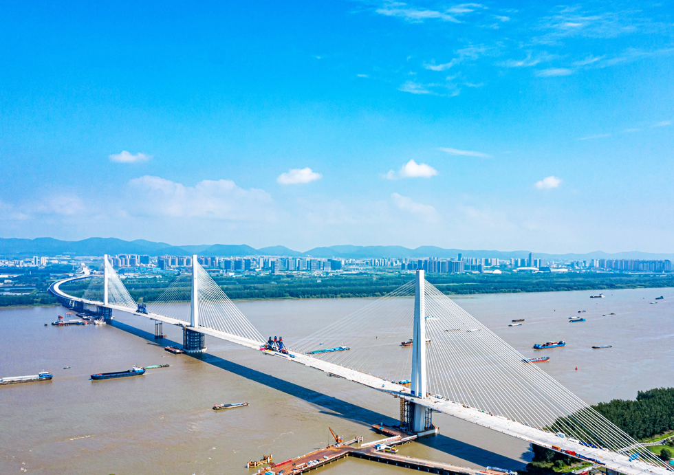 南京長(zhǎng)江第五大橋設(shè)計(jì)階段安全性評(píng)價(jià)